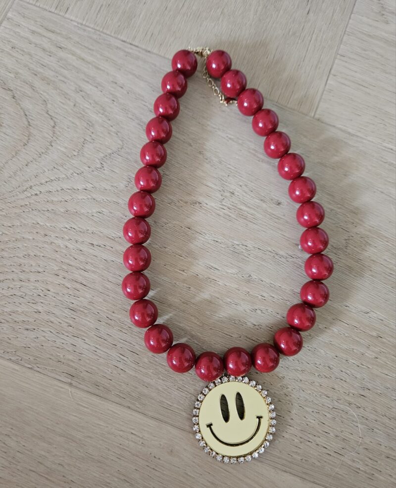 KETTING WINE RED  45 CM  SMILEY HANGER KLEUR GOUD