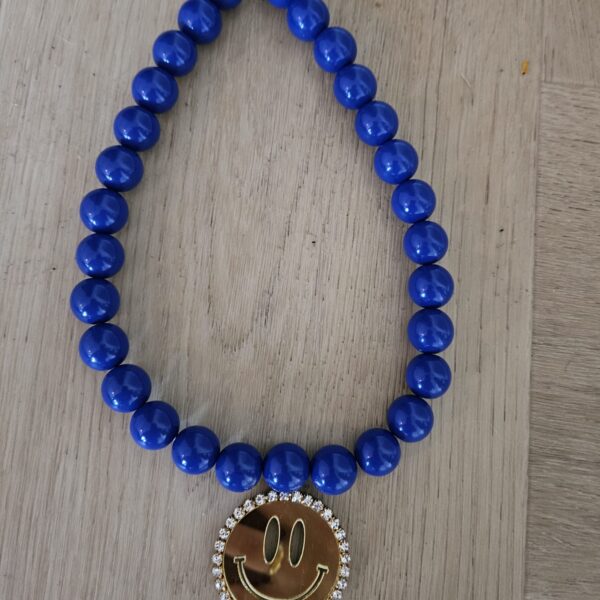 KETTING blauw   45 CM  SMILEY HANGER KLEUR goud